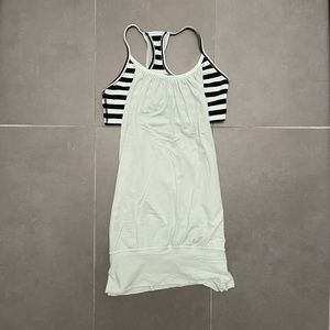 Lululemon athletic top with built in shelf bra